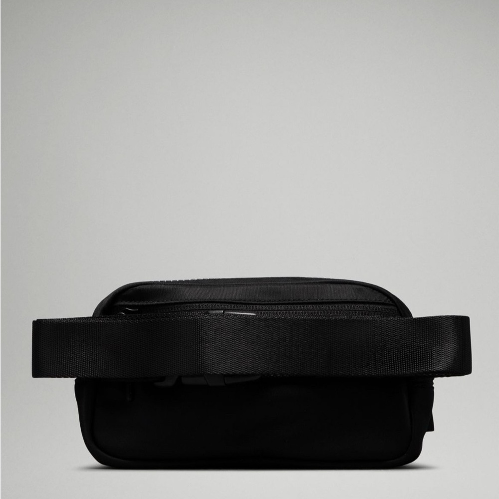 lululemon athletica Everywhere Belt Bag Mini -Black - Picture 14 of 15